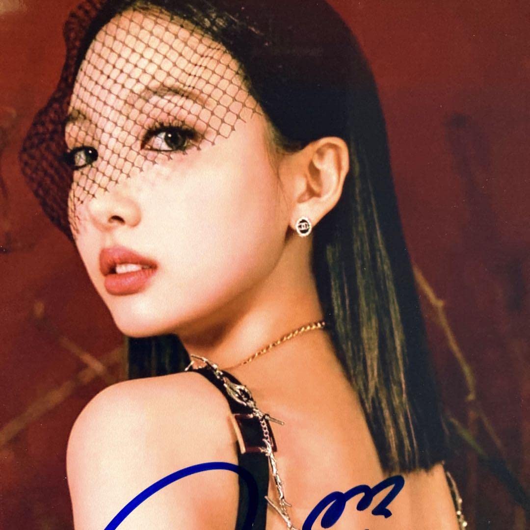 Amazon.co.jp: ナヨン直筆サイン入り2Lサイズ写真‥NAYEON…TWICE